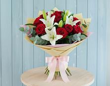 Букет цветов из:  Лилии и Розы #REPLACE_PRED# Новолеушковской