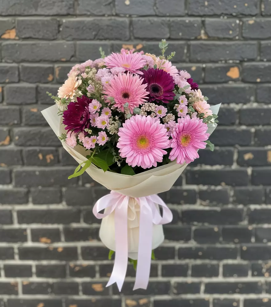 Букет цветов из: Герберы и Хризантемы в Новолеушковской