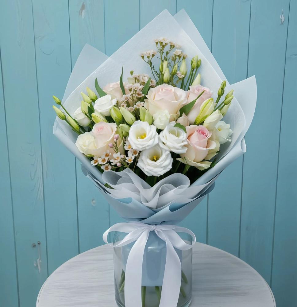 Букет цветов из: Розы и Лизиантусы в Новолеушковской