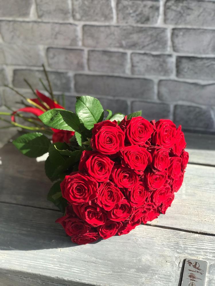 Букет Красные розы Фридом в Новолеушковской