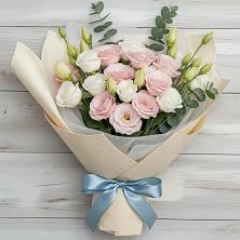 Букет цветов из:  Лизиантусы в Новолеушковской