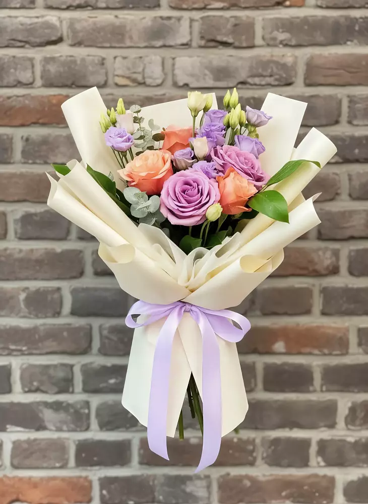 Букет цветов из: Лизиантусы и Розы в Новолеушковской