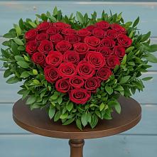 Цветочная композиция из Розы в виде сердца в Новолеушковской