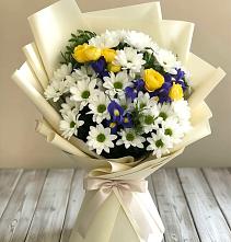 Букет цветов из:  Ирисы, Хризантемы и Розы #REPLACE_PRED# Новолеушковской