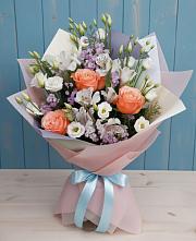 Букет цветов из:  Лизиантусы, Розы, Альстромерии и Гипсофила в Новолеушковской