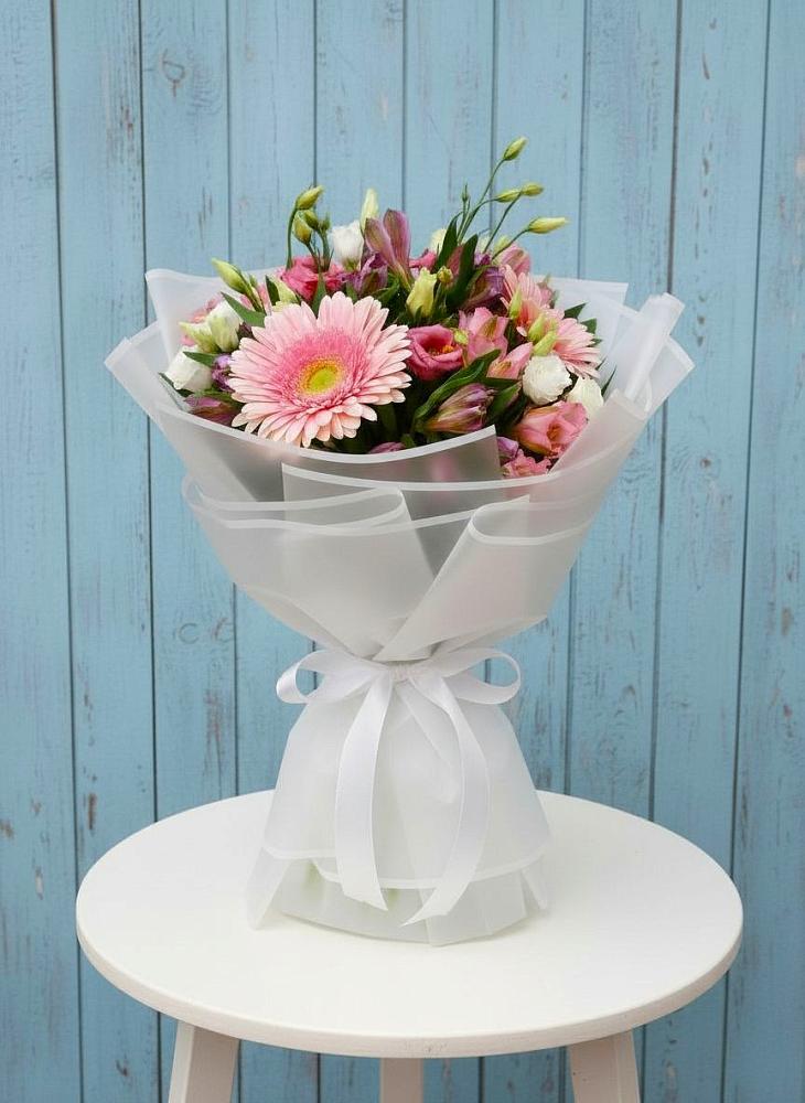 Букет цветов из: Герберы, Альстромерии и Лизиантусы в Новолеушковской