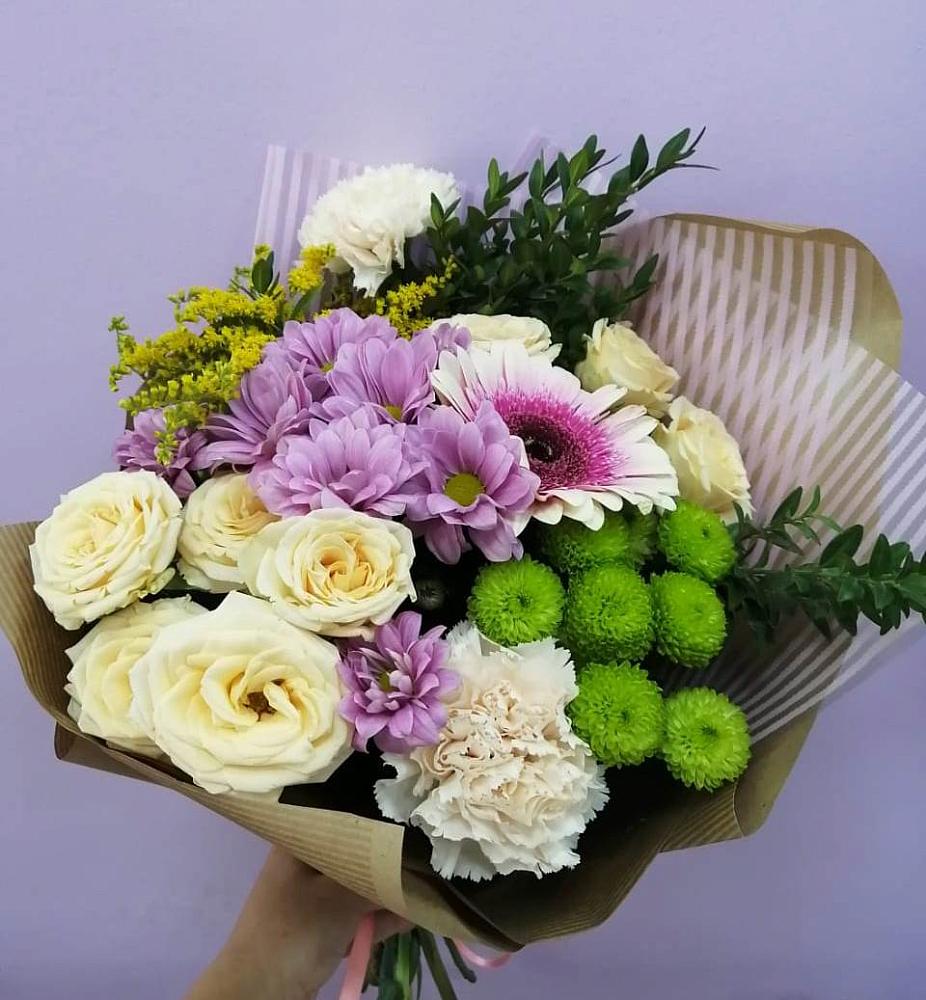 Букет цветов из: Хризантемы, Розы, Гвоздики и Герберы в Новолеушковской