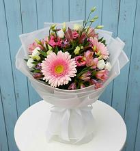 Букет цветов из:  Герберы, Альстромерии и Лизиантусы в Новолеушковской