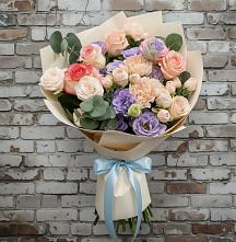 Букет цветов из:  Розы, Лизиантусы и Гвоздики в Новолеушковской