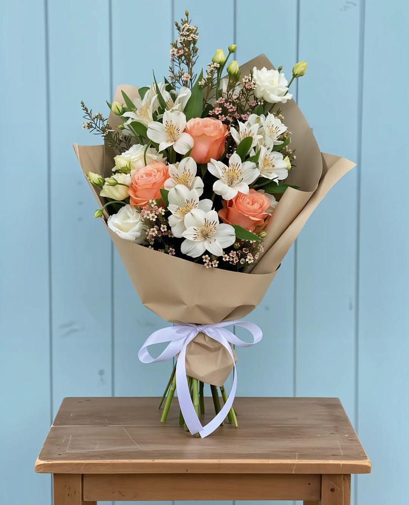 Букет цветов из: Альстромерии, Лизиантусы, Розы и Хризантемы в Новолеушковской
